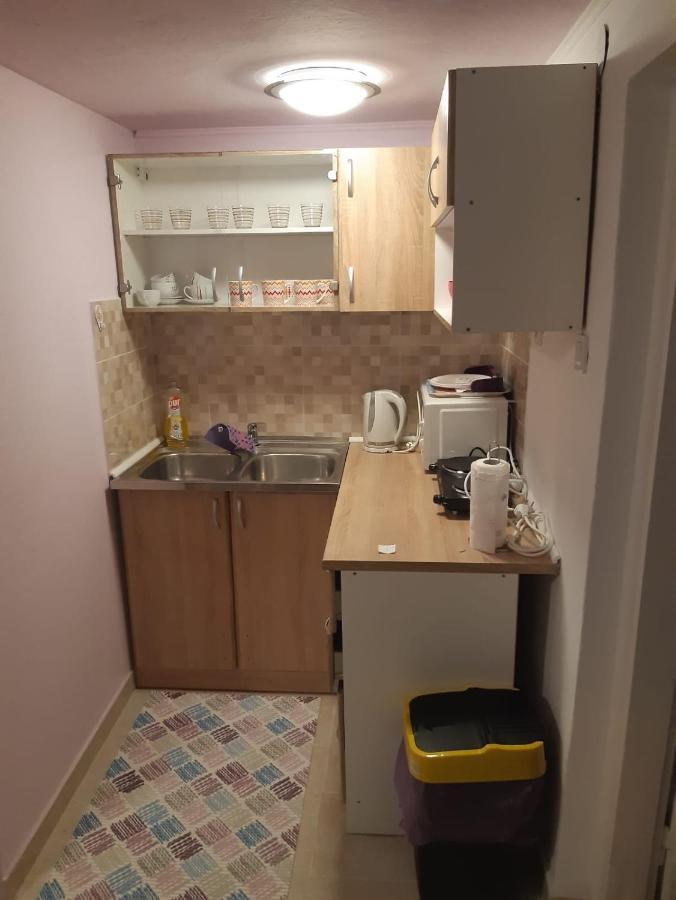 Studio Apartman Small Lili Popovaca ภายนอก รูปภาพ