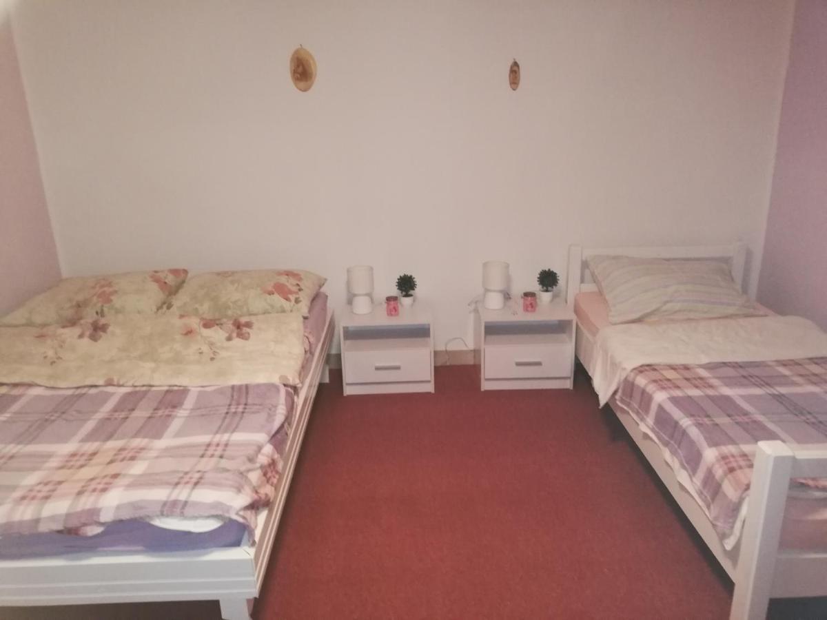 Studio Apartman Small Lili Popovaca ภายนอก รูปภาพ